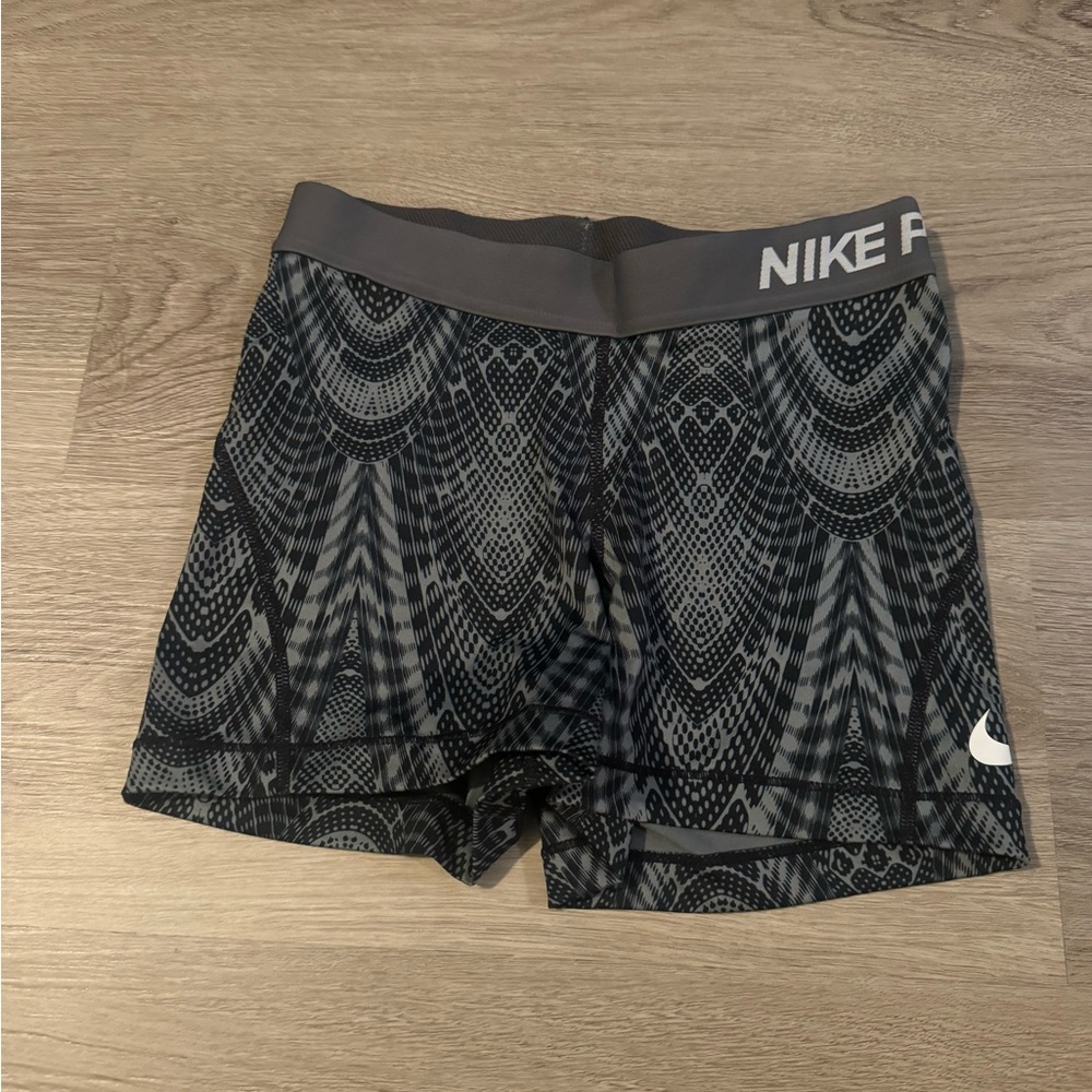 Nike pro shorts size S